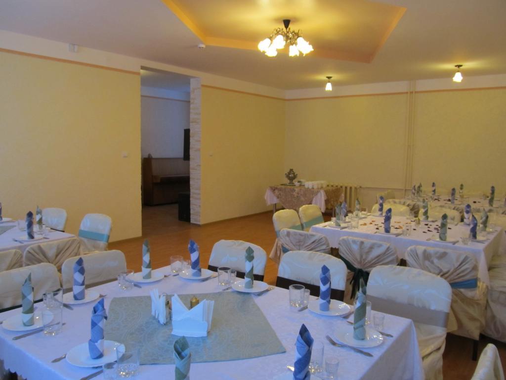 Viesu Maja Ezerkalns Hotel Krāslava Екстериор снимка