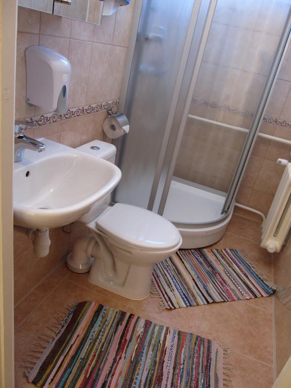 Viesu Maja Ezerkalns Hotel Krāslava Екстериор снимка