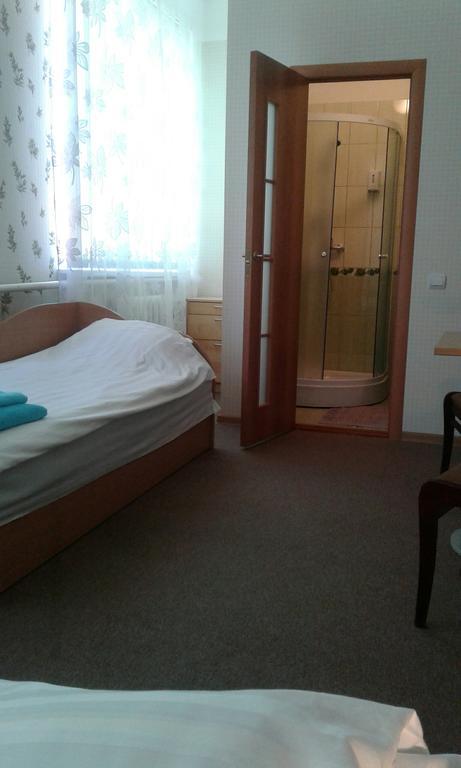 Viesu Maja Ezerkalns Hotel Krāslava Екстериор снимка